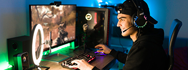 Immagine di un gamer che utilizza Microsoft DirectStorage per migliorare la sua esperienza di gioco.