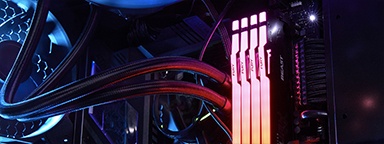 Bir masaüstü PC’de takılı FURY Beast DDR5 RGB