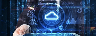 seorang pria di ruang server, memegang tablet dengan teknologi cloud 2D dan ilustrasi diagram muncul dari layar