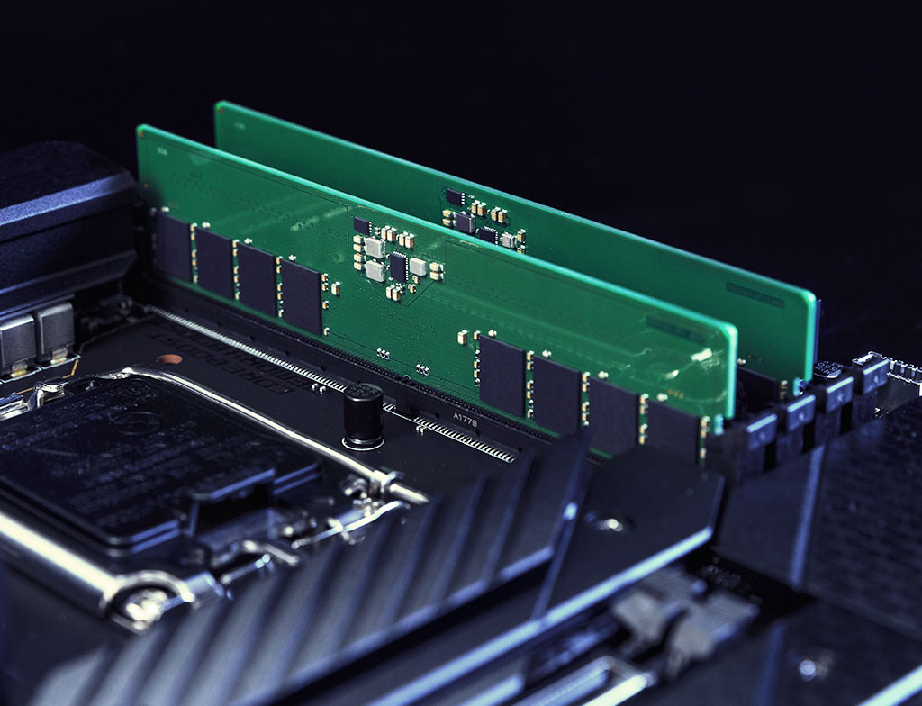 Ön planda bir CPU ile Sıra 0'a takılan bir çift bellek modülü