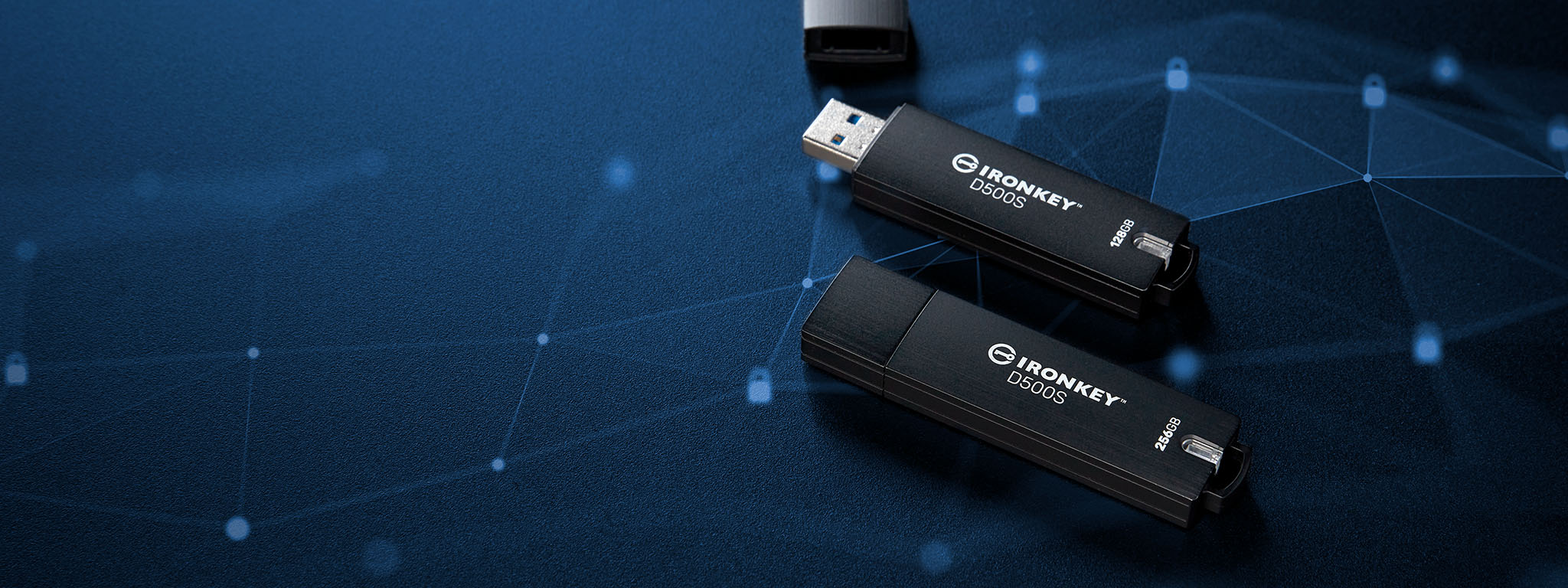 Пара USB флеш-накопичувачів Ironkey D500S лежить на чорній поверхні з графічним зображенням піктограм замка синього кольору