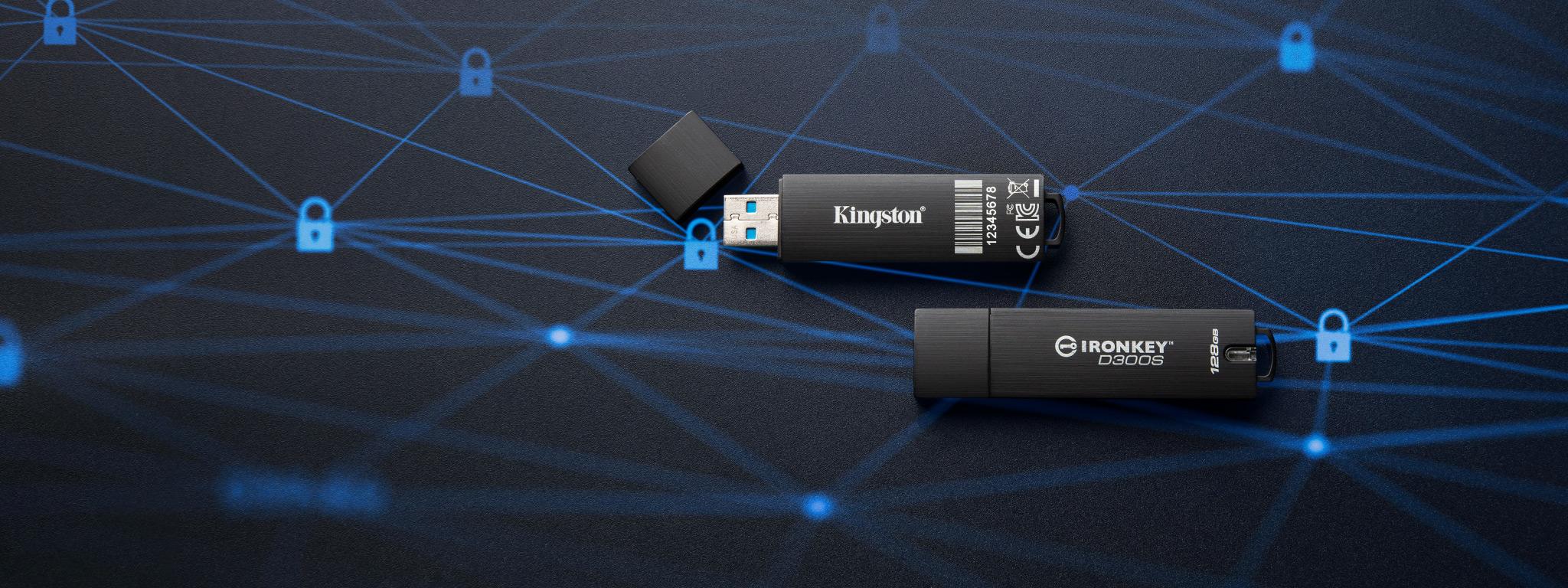 IronKey D300S แฟลชไดรฟ์ USB คู่หนึ่งวางอยู่บนพื้นผิวสีดำที่มีภาพไอคอนรูปแม่กุญแจสีน้ำเงิน