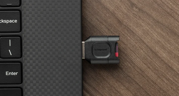 Close-up of MLPM reader inserted into laptop port