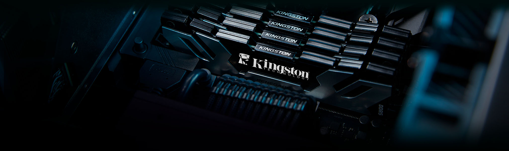 Anakart üzerine takılı dört[Kingston Renegade DDR5 bellek modülü