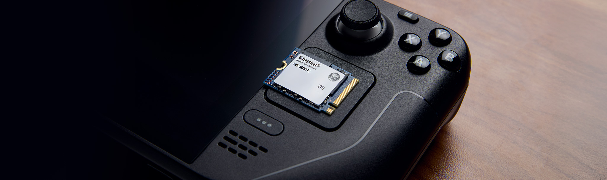 jugador que usa un sistema portátil actualizado con NV3 2230