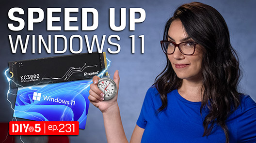 Триша держит секундомер рядом с заставкой Windows 11 и твердотельным накопителем Kingston KC3000