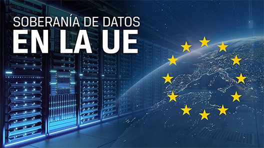 Estrellas de la bandera de la UE sobre un globo de Europa visto desde el espacio, difuminado hacia un pasillo de servidores