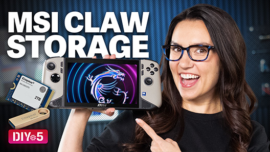 Trisha trzymająca dysk SSD 2230 M.2 i konsolę MSI Claw