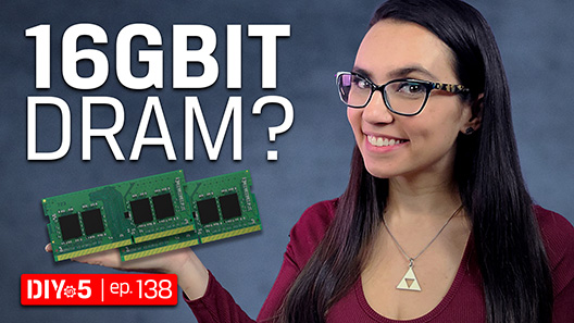 Trisha tient deux modules DRAM 16Gbit